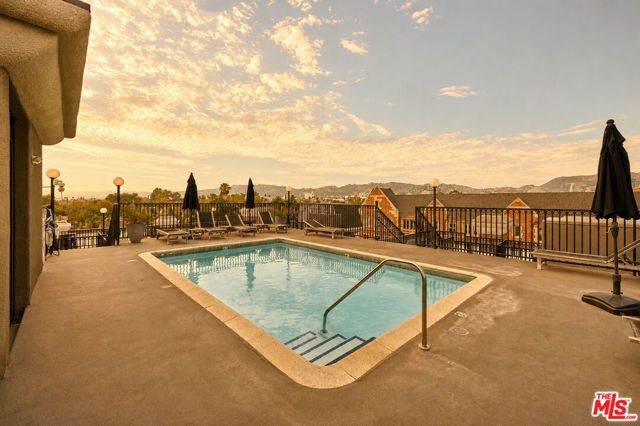585 N Rossmore Avenue 209, Los Angeles, CA 90004