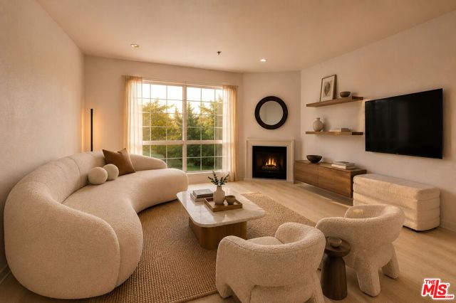 585 N Rossmore Avenue 209, Los Angeles, CA 90004