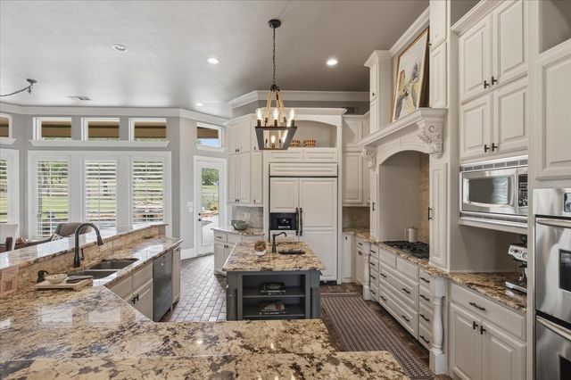 165 Dove Creek Road, Argyle, TX 76226