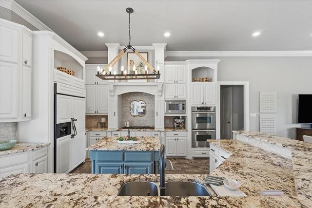 165 Dove Creek Road, Argyle, TX 76226