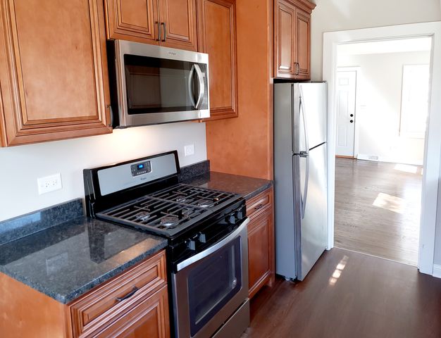 18244 Stewart Avenue, Homewood, IL 60430