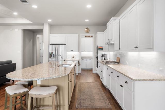 140 Lake Rim CIR, Georgetown, TX 78633