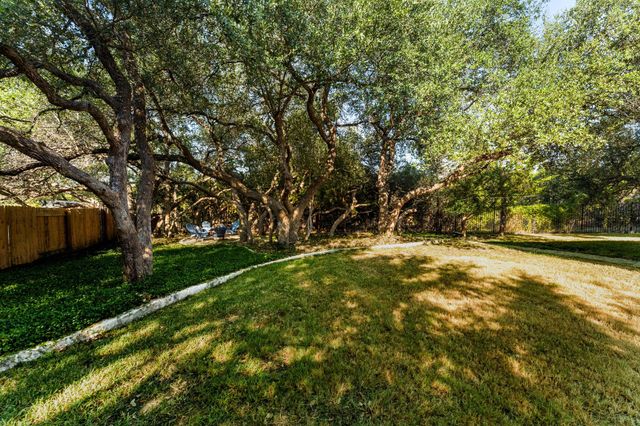 140 Lake Rim CIR, Georgetown, TX 78633