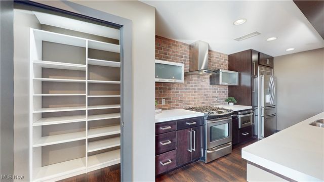 21 Furnace Street 607, Akron, OH 44308