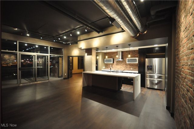 21 Furnace Street 607, Akron, OH 44308