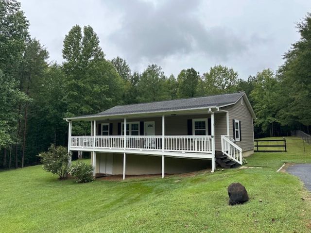 1095 E Prince Road, Landrum, SC 29356
