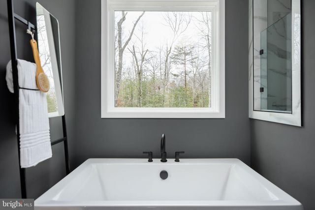 2215 MATTHEW LN, Fredericksburg, VA 22405