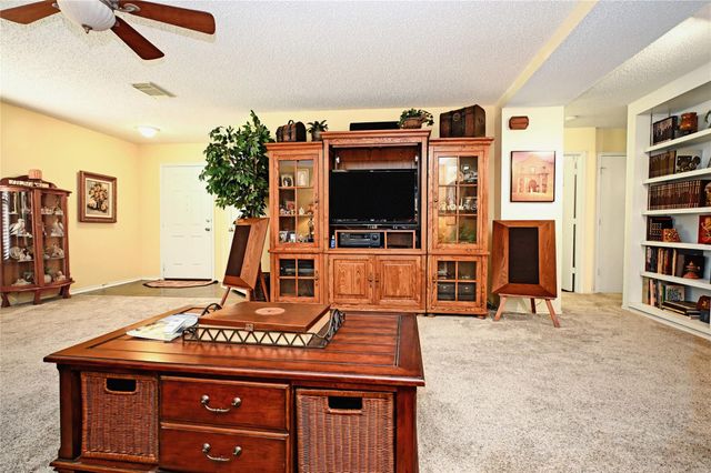 762 PINEHURST DR DR, New Braunfels, TX 78130