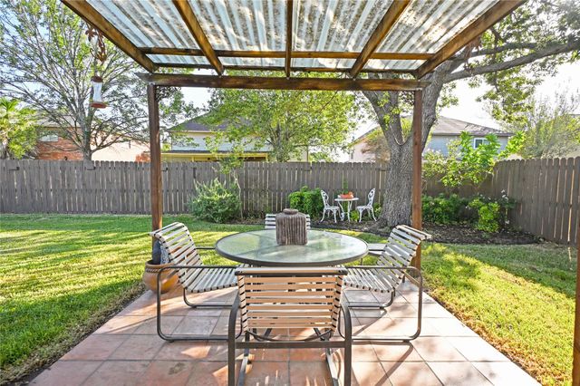 762 PINEHURST DR DR, New Braunfels, TX 78130