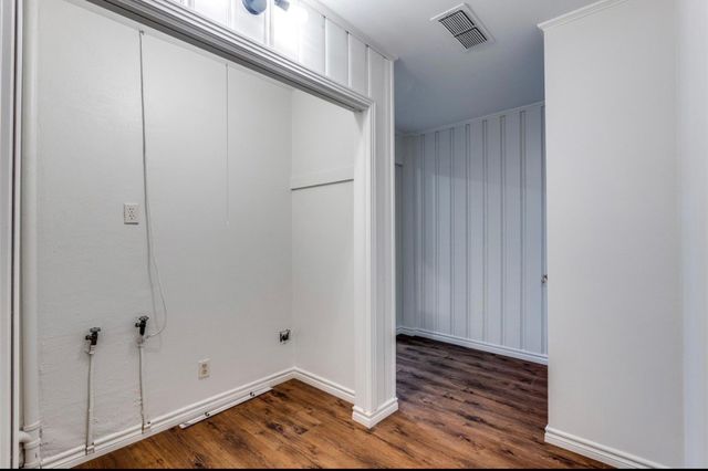 1323 Engle Avenue, Dallas, TX 75224