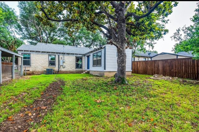 1323 Engle Avenue, Dallas, TX 75224