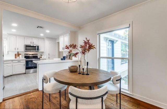 1323 Engle Avenue, Dallas, TX 75224