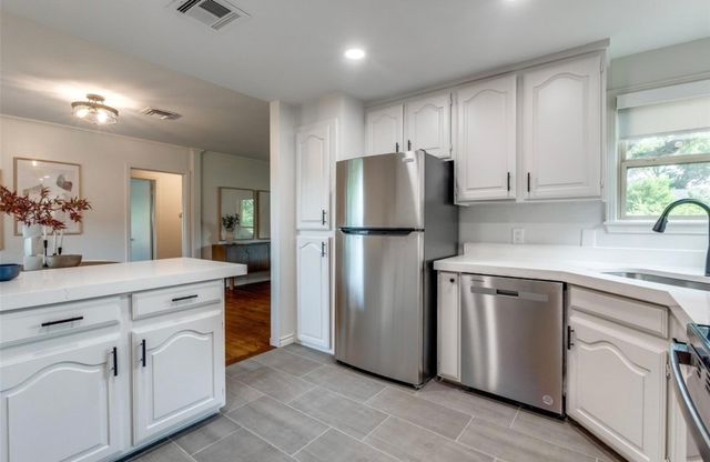 1323 Engle Avenue, Dallas, TX 75224