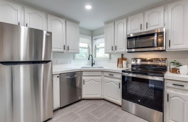 1323 Engle Avenue, Dallas, TX 75224