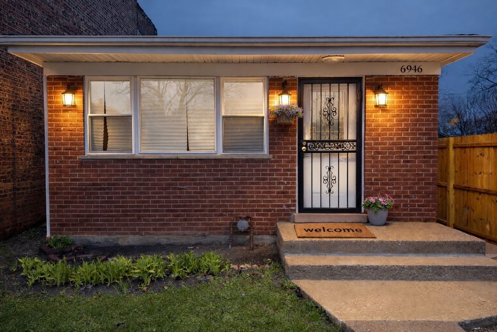 6946 S Loomis Boulevard, Chicago, IL 60636