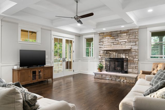 326 E Central Road, Arlington Heights, IL 60005