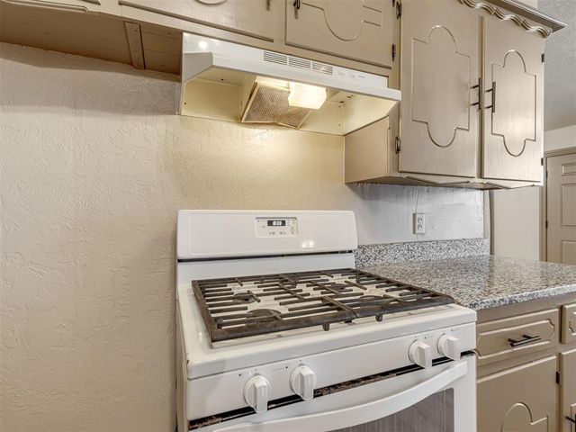 704 N Madison Avenue, Blanchard, OK 73010