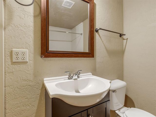 704 N Madison Avenue, Blanchard, OK 73010