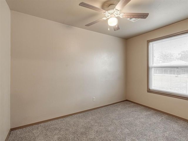 704 N Madison Avenue, Blanchard, OK 73010