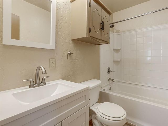 704 N Madison Avenue, Blanchard, OK 73010