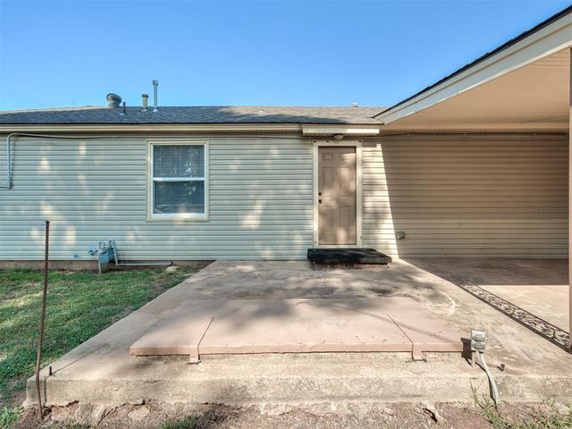704 N Madison Avenue, Blanchard, OK 73010