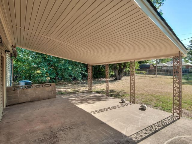 704 N Madison Avenue, Blanchard, OK 73010