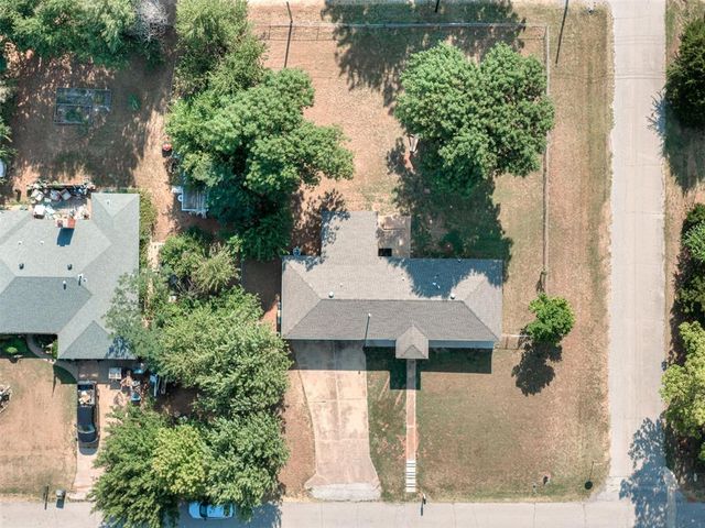 704 N Madison Avenue, Blanchard, OK 73010