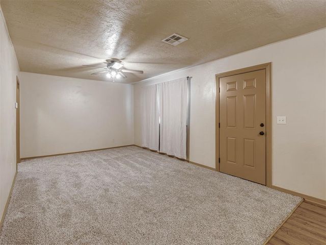 704 N Madison Avenue, Blanchard, OK 73010