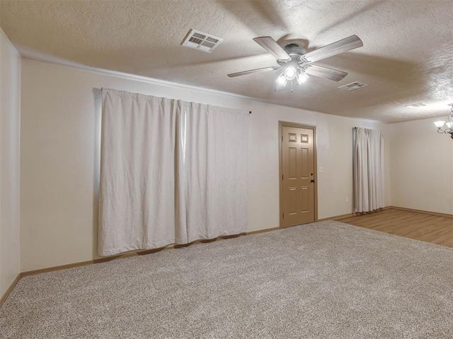 704 N Madison Avenue, Blanchard, OK 73010