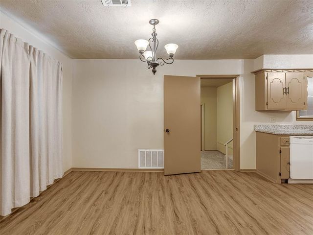 704 N Madison Avenue, Blanchard, OK 73010