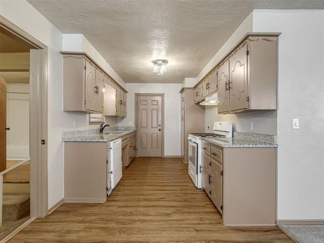704 N Madison Avenue, Blanchard, OK 73010