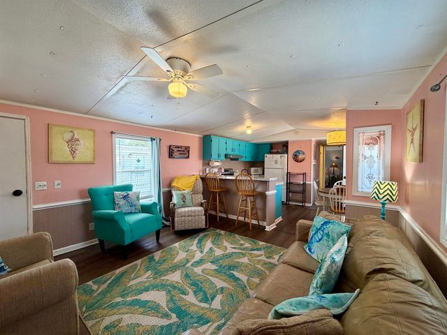 147 Oceanside Dr., Surfside Beach, SC 29575