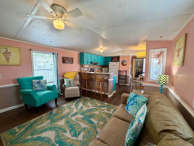 147 Oceanside Dr., Surfside Beach, SC 29575