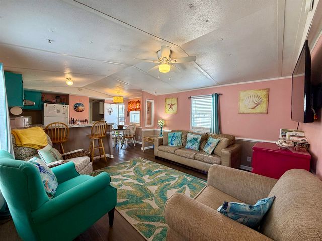 147 Oceanside Dr., Surfside Beach, SC 29575