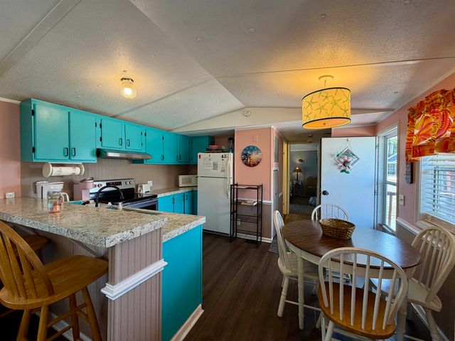 147 Oceanside Dr., Surfside Beach, SC 29575