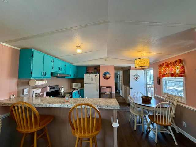 147 Oceanside Dr., Surfside Beach, SC 29575