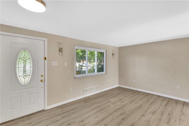 1903 Anna Ave, West Mifflin, PA 15122
