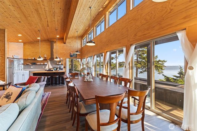 12 Eliza Island, Bellingham, WA 98226