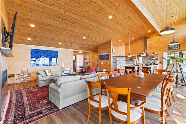 12 Eliza Island, Bellingham, WA 98226