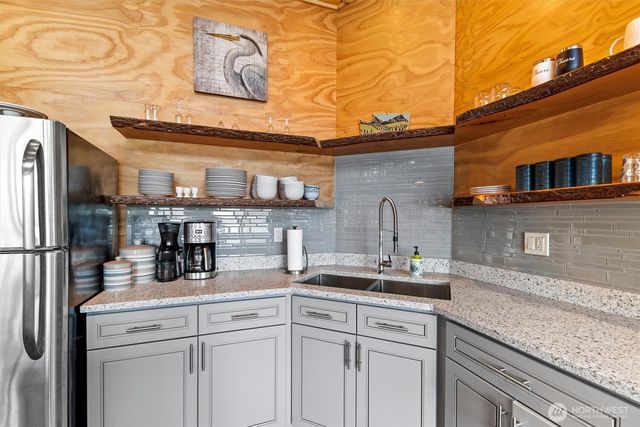 12 Eliza Island, Bellingham, WA 98226