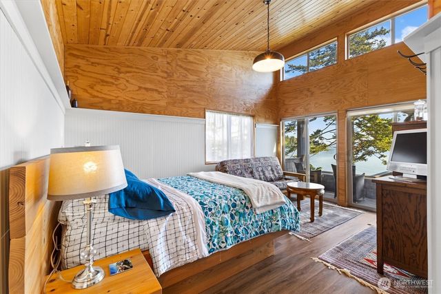 12 Eliza Island, Bellingham, WA 98226