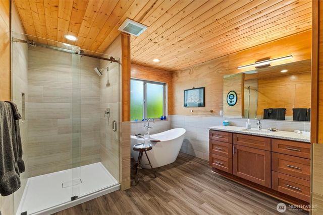 12 Eliza Island, Bellingham, WA 98226