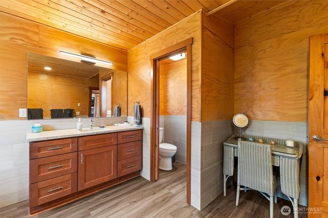 12 Eliza Island, Bellingham, WA 98226