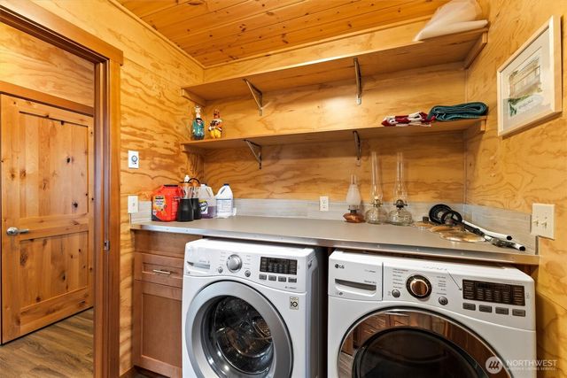 12 Eliza Island, Bellingham, WA 98226