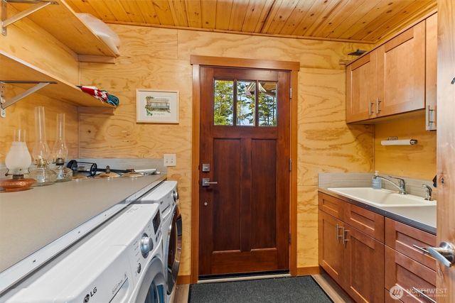 12 Eliza Island, Bellingham, WA 98226