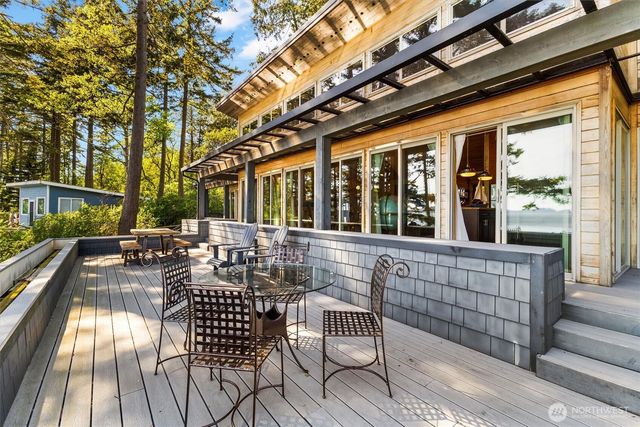 12 Eliza Island, Bellingham, WA 98226