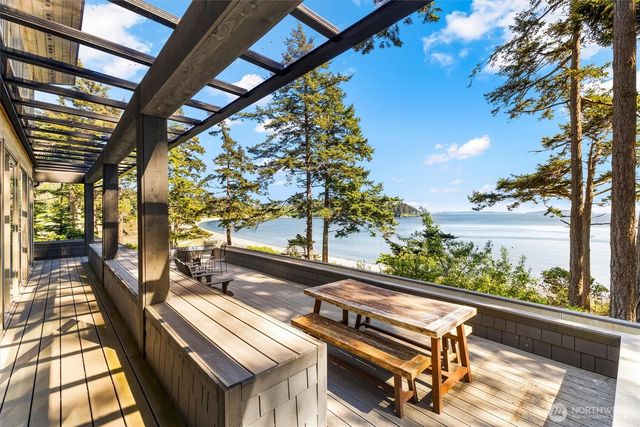 12 Eliza Island, Bellingham, WA 98226