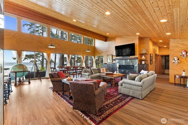 12 Eliza Island, Bellingham, WA 98226