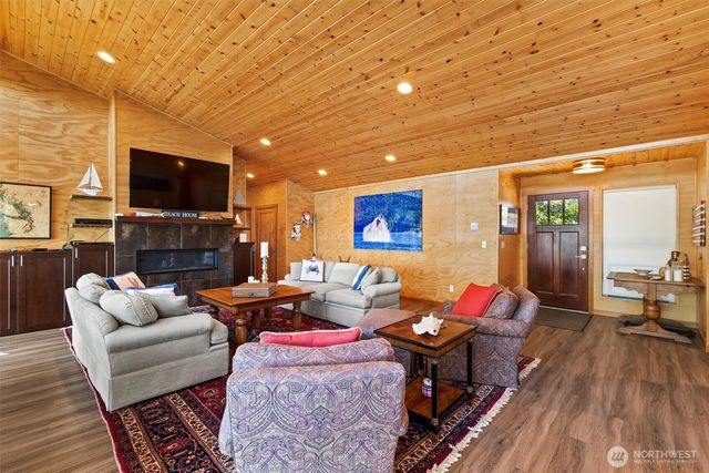 12 Eliza Island, Bellingham, WA 98226