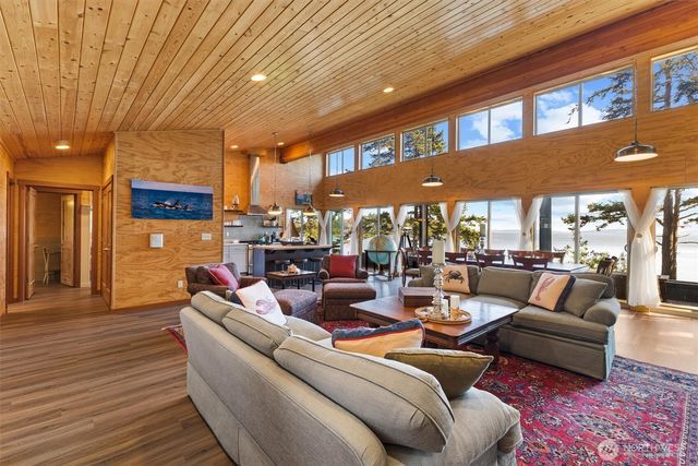 12 Eliza Island, Bellingham, WA 98226